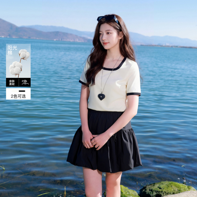 13455384.三彩若潮大码女装2026春季新款方领棉T恤休闲撞色百搭基础胖MM