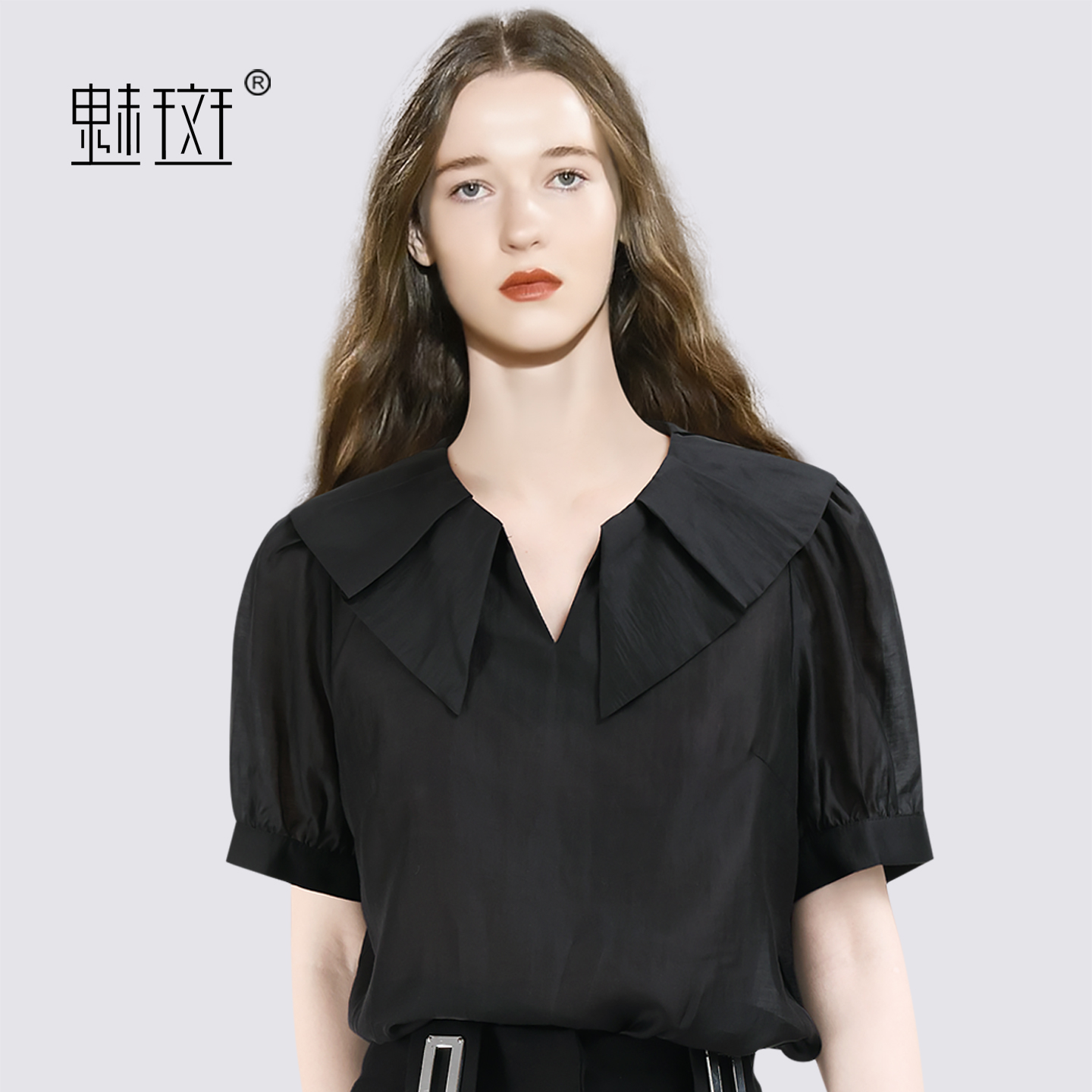 13480554.魅斑黑色V领短袖衬衫衬衣