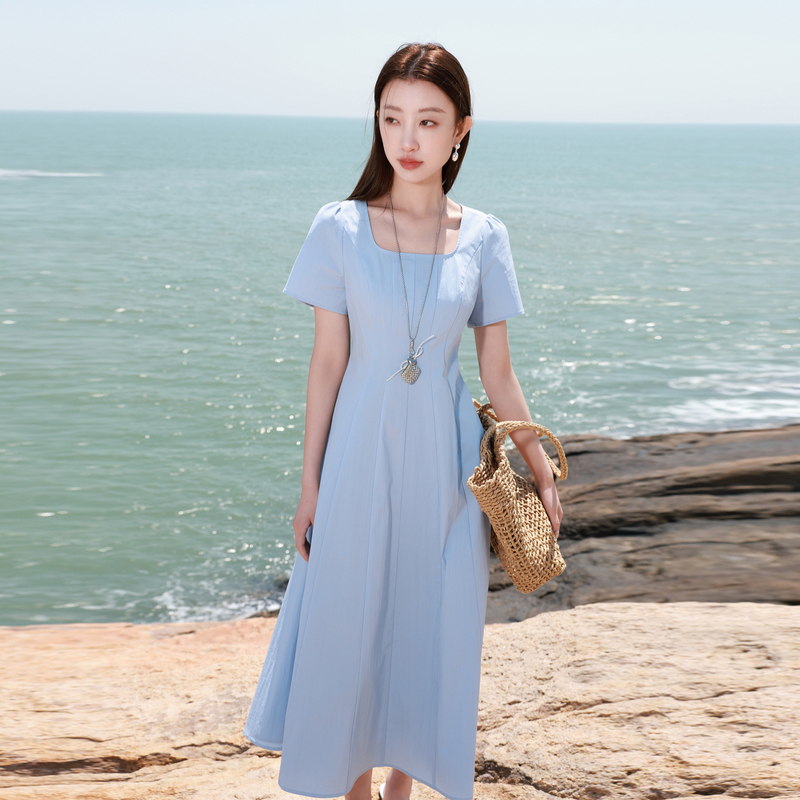 13479942.三彩若潮大码女装2025秋季新款连衣裙方领短袖收腰法式简约胖MM