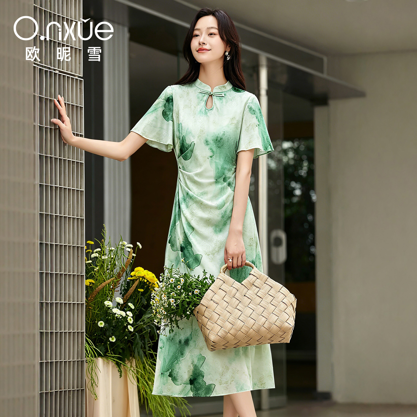 13484543.欧昵雪【新中式轻盈荷叶袖裙子】印花提花缎面旗袍连衣裙女