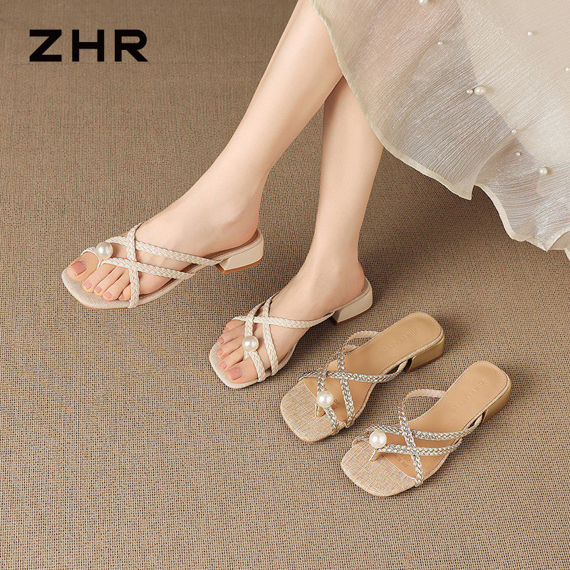 13496733.【ZHR则则】粗跟拖鞋夹趾套脚粗跟女鞋[PU]