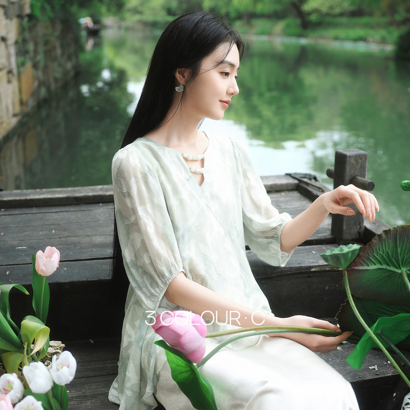 13504412.【莲花不染】三彩2026夏季新款新中式小衫串珠V领上衣套头C