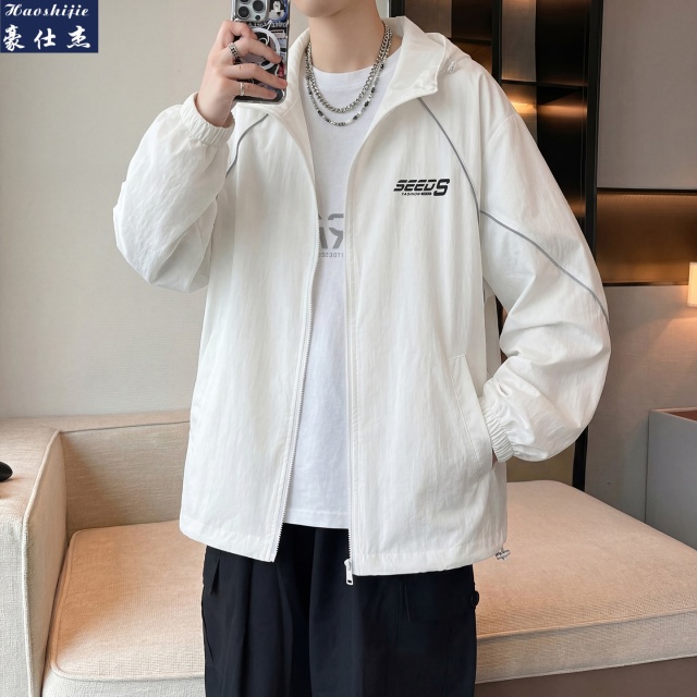 13505954.《简约时尚》夏季新款户外青少年防晒衣男潮流舒适透气外套