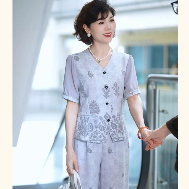 13519269.年轻夏装妈妈装衣服气质时尚印花2026新款洋气中老年洋气套装