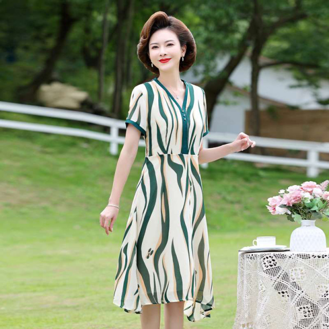 13522990.妈妈装夏季新中式旗袍领洋气连衣裙