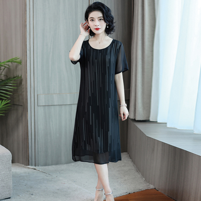 13522952.年轻妈妈装夏季撞色假两件洋气连衣裙