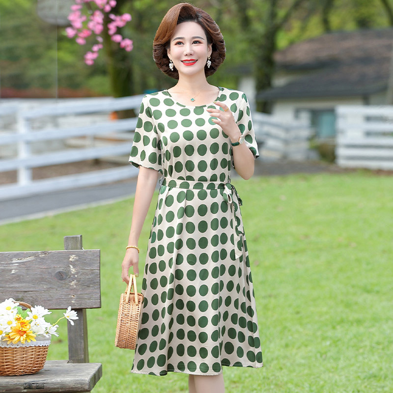 13522971.妈妈款夏季圆点洋气连衣裙