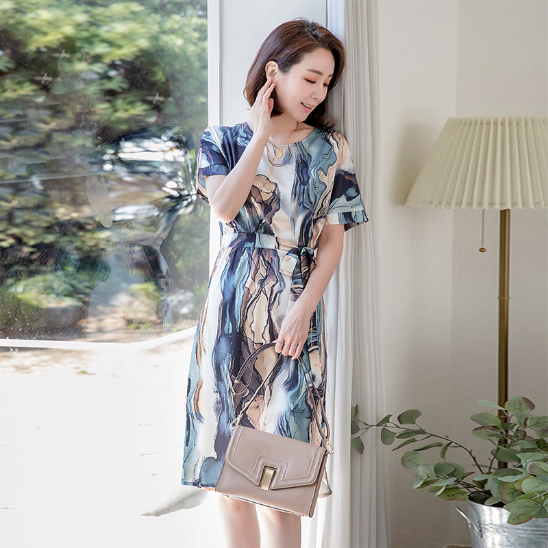 13522976.妈妈款夏季撞色时尚连衣裙