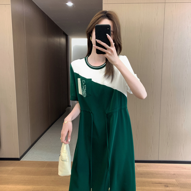 13530803.瑞品集团JEANS【不规则美学】夏季通勤风撞色拼接翻边袖圆领系带调节腰女连衣裙
