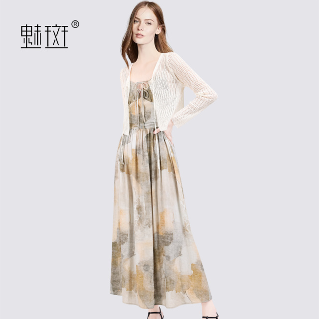 13531870.魅斑印花吊带裙外搭套装