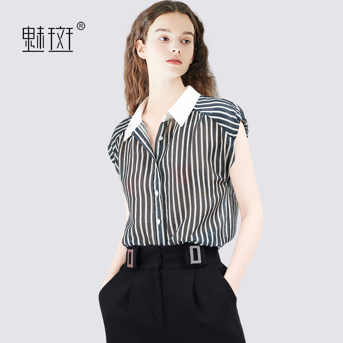 13531959.魅斑条纹翻领短袖衬衫天丝单排扣衬衣