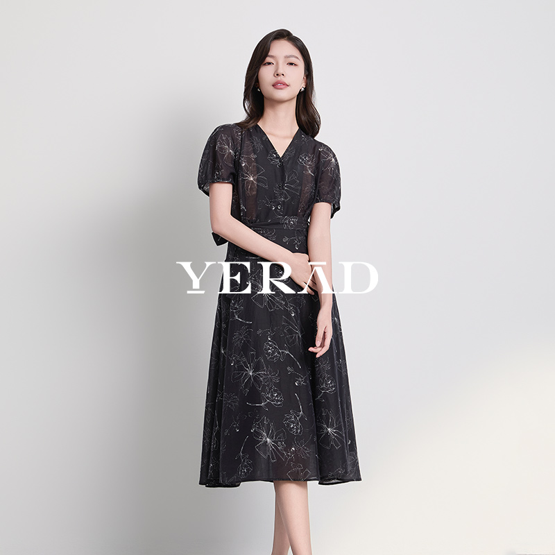 13536374.【娅丽达】雪纺垂顺收腰V领长裙连衣裙