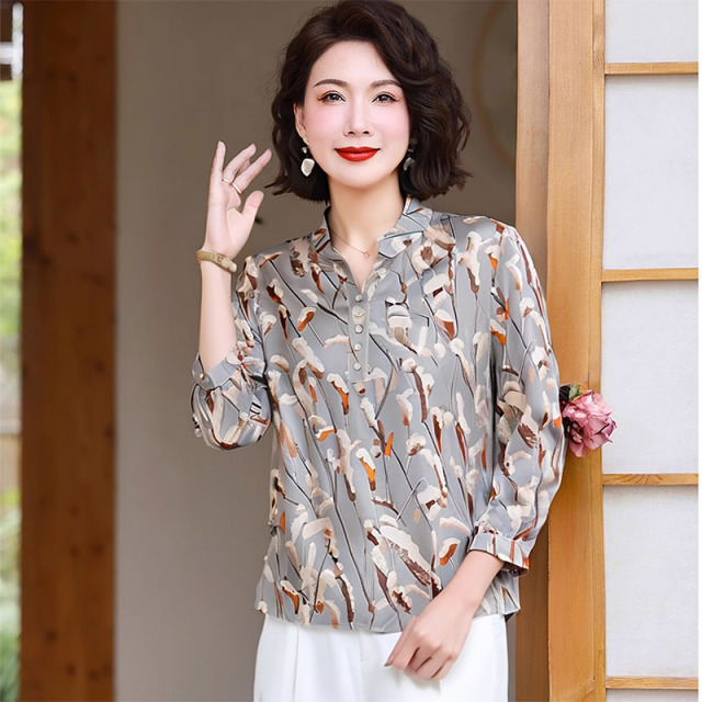 13539591.妈妈装时尚V领花色T恤小衫上衣