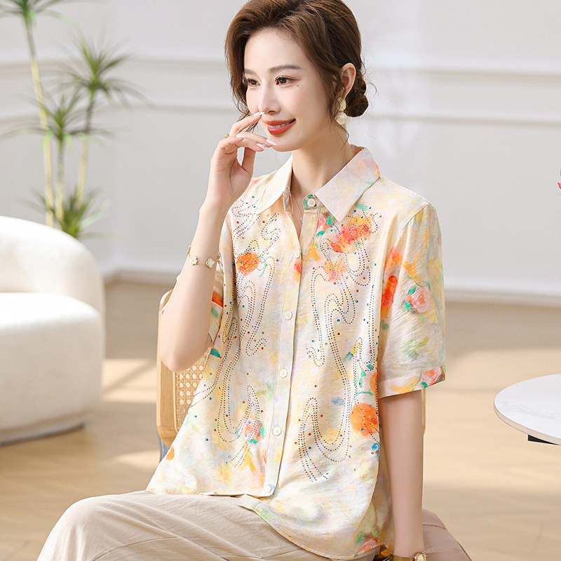 13539572.妈妈装夏季翻领花色短袖衬衫