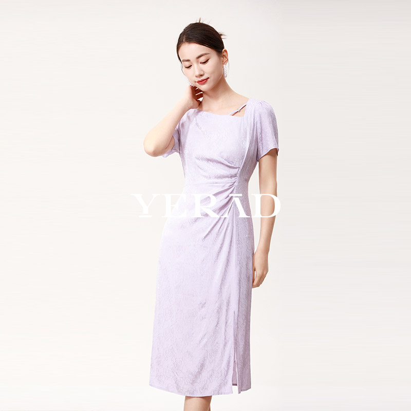 13545265.【娅丽达】设计感收腰褶皱侧开叉时尚连衣裙
