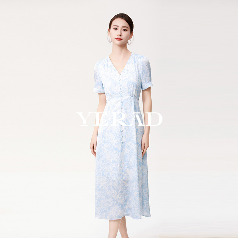 13551131.【娅丽达】清新高定V领连排扣时尚收腰连衣长裙