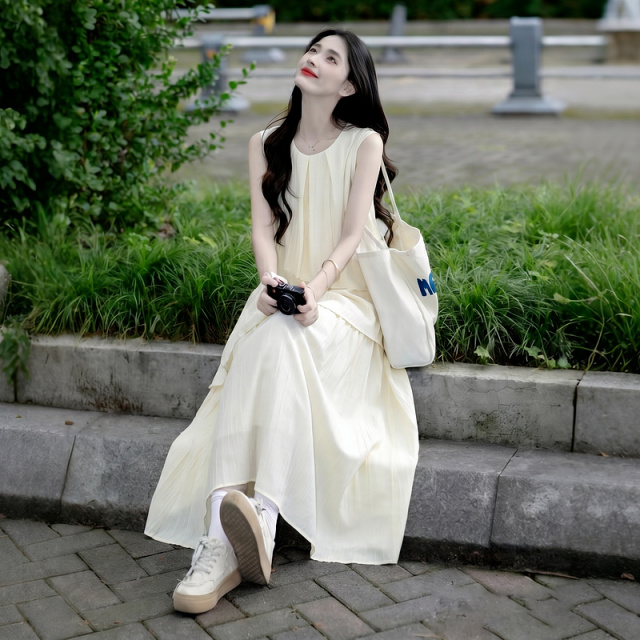 13596809.【层叠诗意】夏季肌理感褶皱U领拼接背心裙无袖A字显瘦女连衣裙