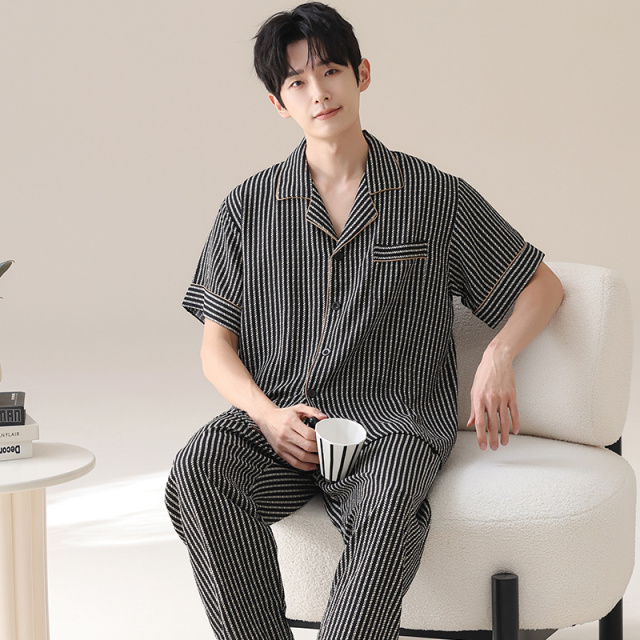 13649731.品彩【软绵绵皱布】帅气简约男士家居服开衫翻领短袖长裤套装ZH3351