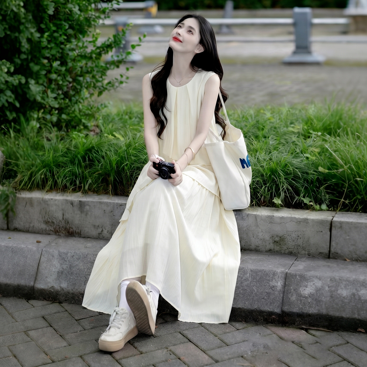 13596809.【层叠诗意】夏季肌理感褶皱U领拼接背心裙无袖A字显瘦女连衣裙