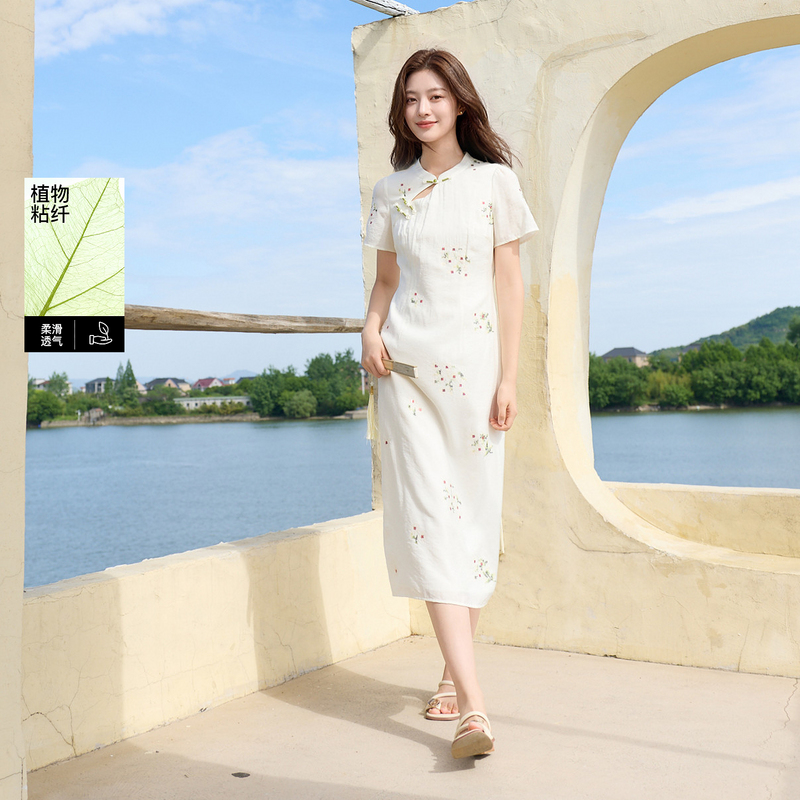 13599456.三彩若潮大码女装2026夏季新款新中式立领连衣裙绣花显瘦微胖MM