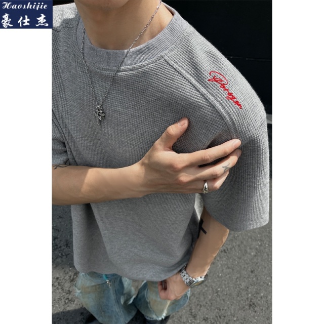 13598143.《简约时尚》夏季新款百搭休闲潮流舒适刺绣短袖T恤