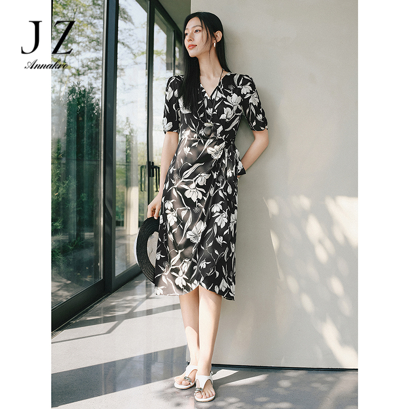 13600159.玖姿安娜蔻艺术感花卉V领围裹式真丝连衣裙茶歇裙女夏季新款