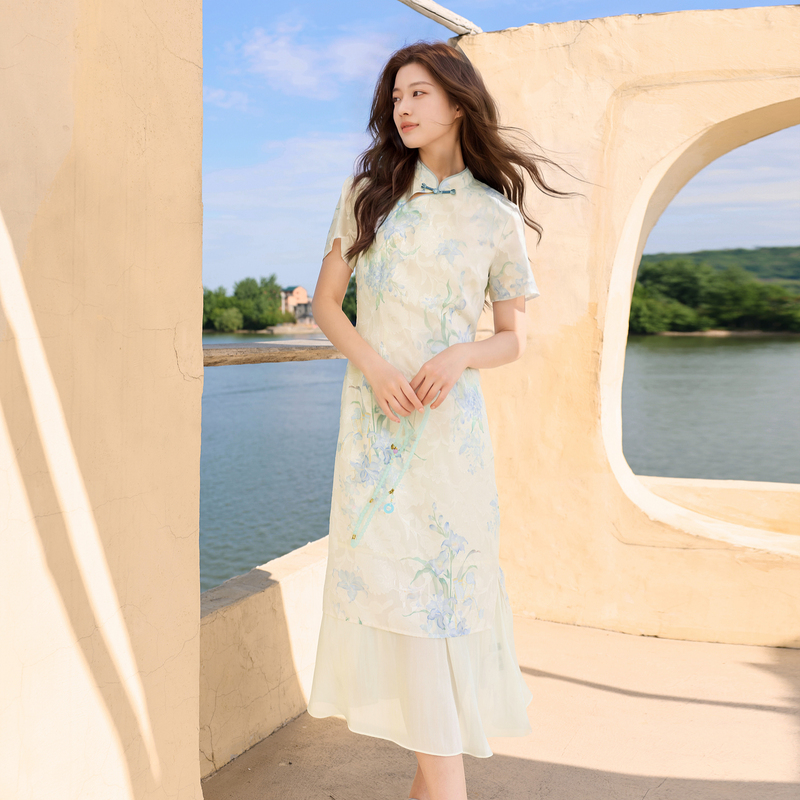 13600170.三彩若潮大码女装2026夏季新款新中式立领连衣裙剪花显瘦微胖MM