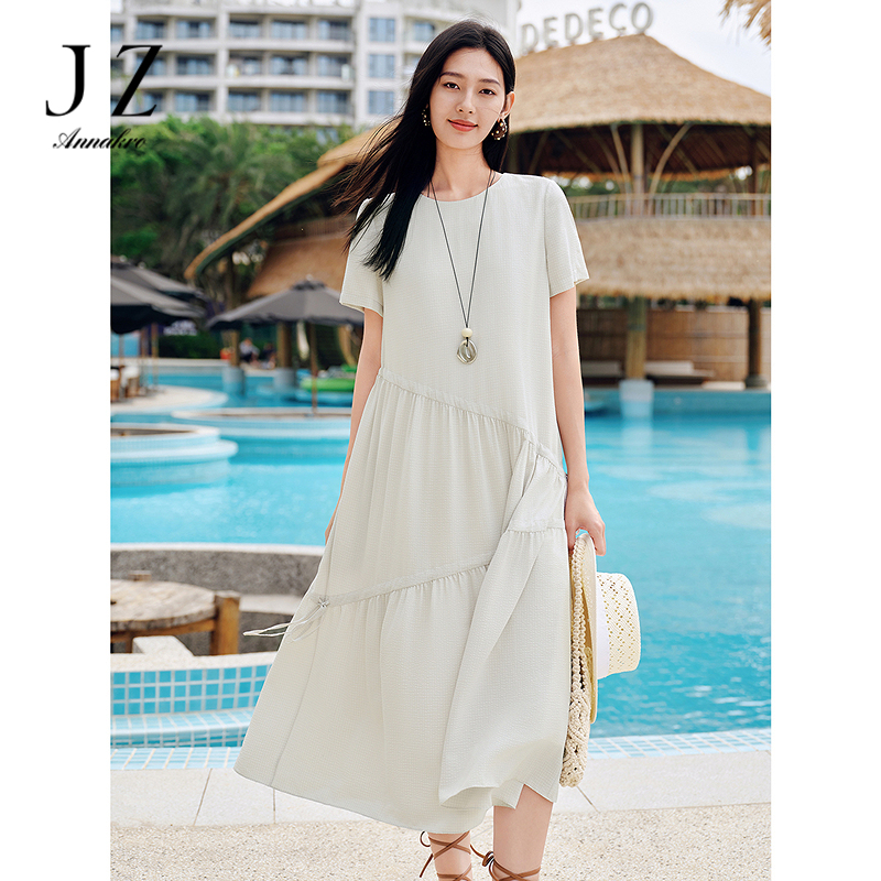 13599990.玖姿安娜蔻气质淡人风通勤泡泡皱肌理感A型连衣裙女夏季新款