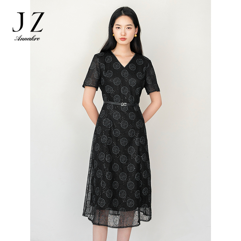 13604575.JUZUI玖姿优雅轻熟风绣花亮片收腰连衣裙女夏季新款JWFX50119