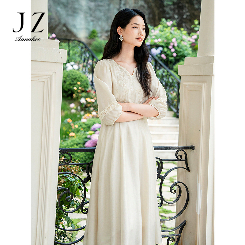 13604606.玖姿安娜蔻优雅气质风牡丹刺绣花卉收腰连衣裙女夏季新款