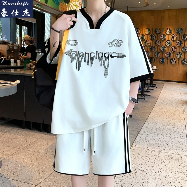 13616739.《休闲时髦》夏季男潮流青少年短袖T恤宽松短裤休闲运动套装