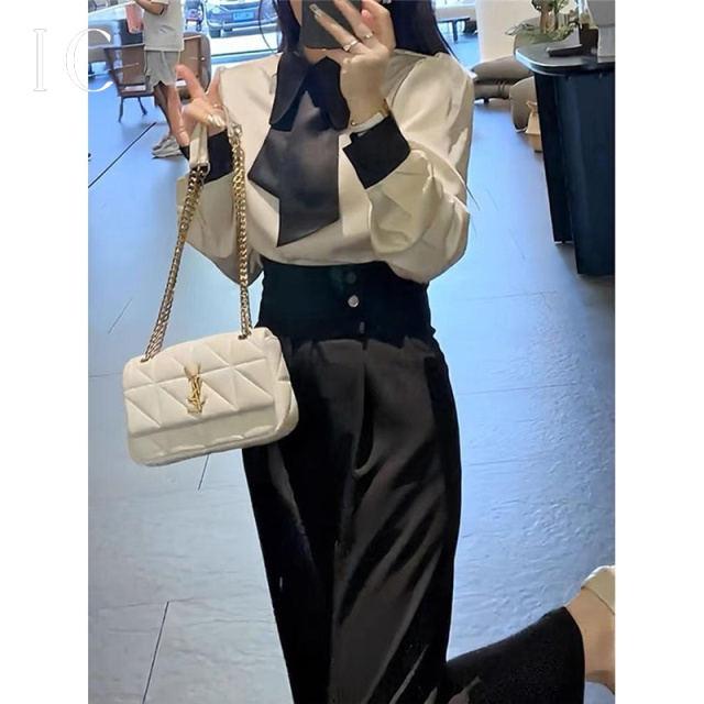13618485.蝴蝶花领撞色长袖衬衫