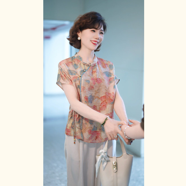 13622346.年轻妈妈夏装衣服立体感花卉气质夏季洋气中老年女装国风洋气小衫