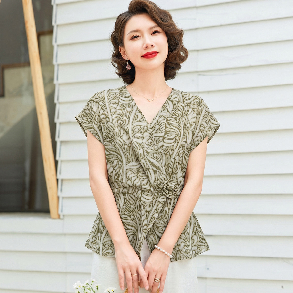 13622264.妈妈装女式他T恤夏季薄款套头v领春夏百搭中老年女式夏装上衣