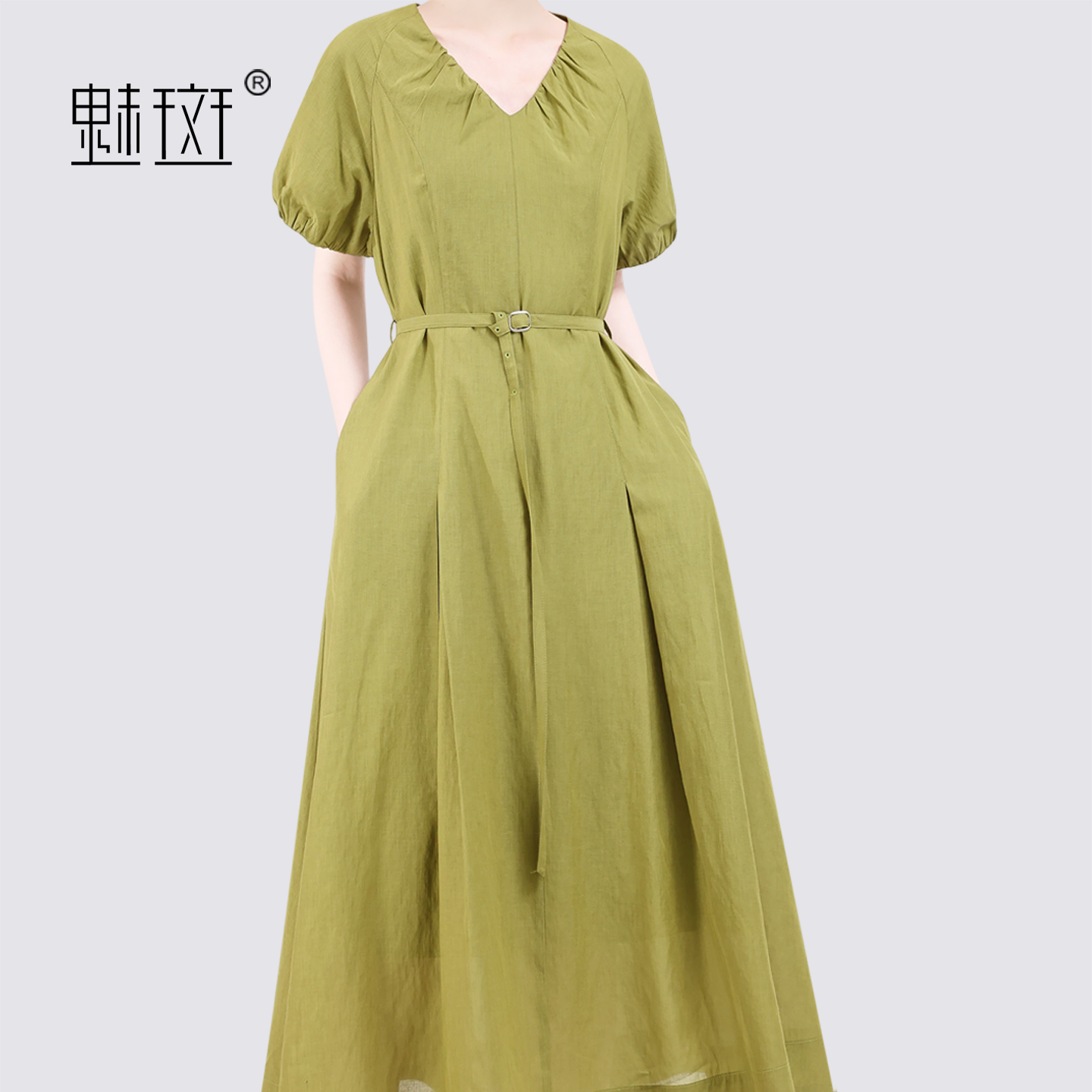 13630628.魅斑绿色V领修身短袖连衣裙A字裙