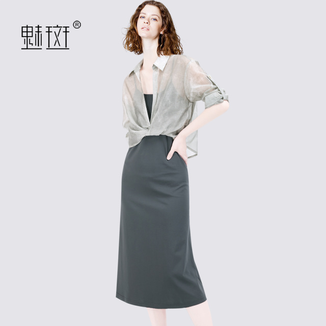 13630595.魅斑搭配两件套吊带裙子短袖衬衫套装