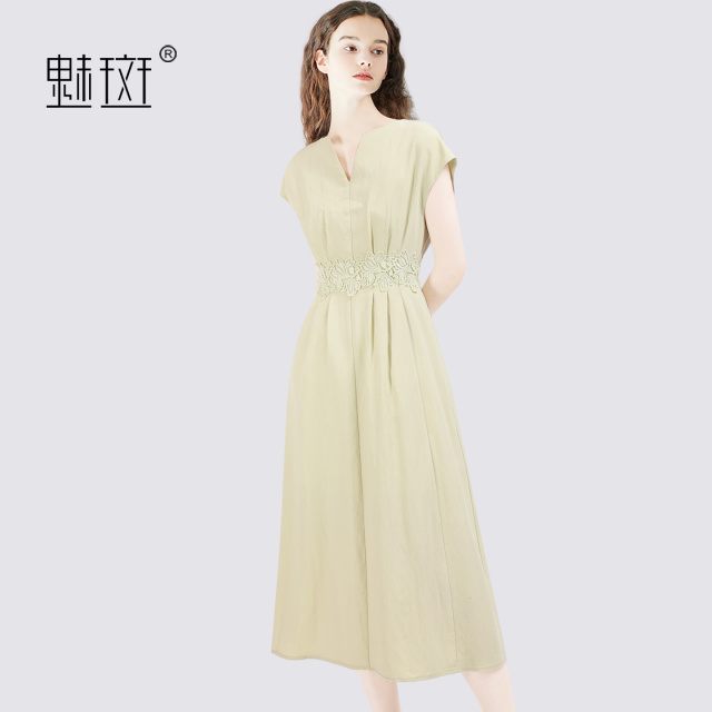 13630599.魅斑V领蕾丝拼接连衣裙裙子