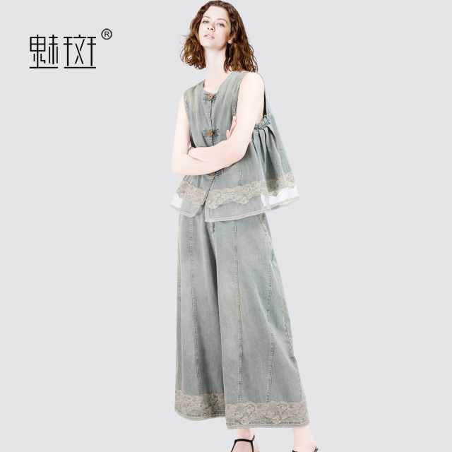 13630624.魅斑蕾丝拼接背心阔腿裤两件套牛仔套装