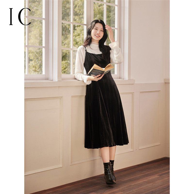 13641166.聚会轻礼服收腰吊带连衣裙