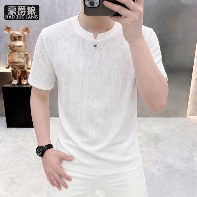 13654443.夏季新款男士小v领短袖T恤薄款透气肌理感褶皱内搭打底衫男装