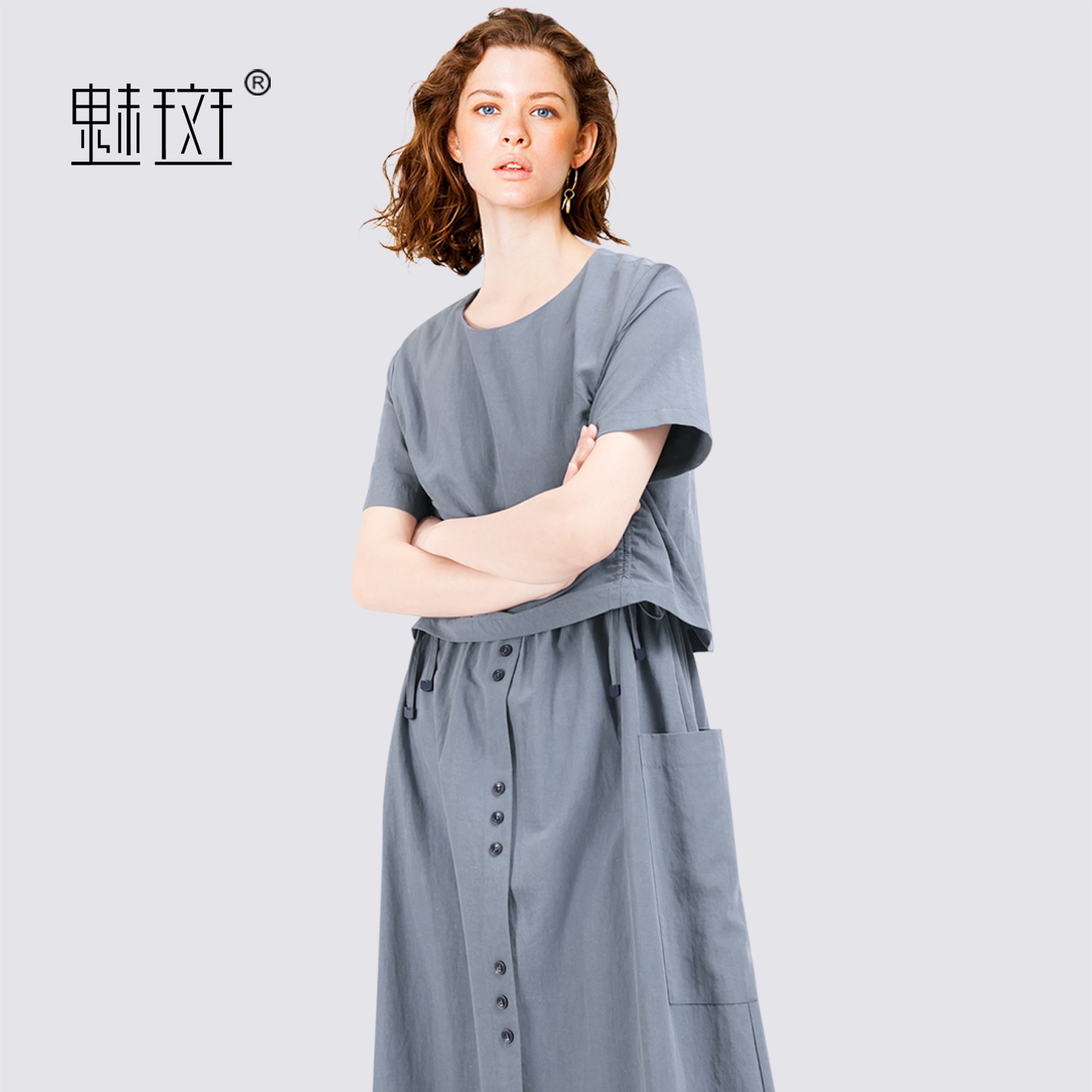 13655769.魅斑圆领假两件天丝亚麻连衣裙抽绳裙子