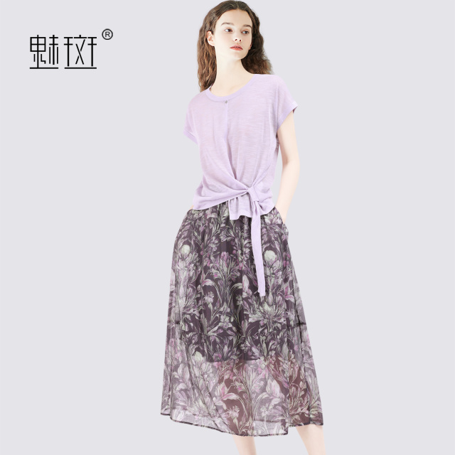 13655771.魅斑扭结收腰短袖碎花裙套装