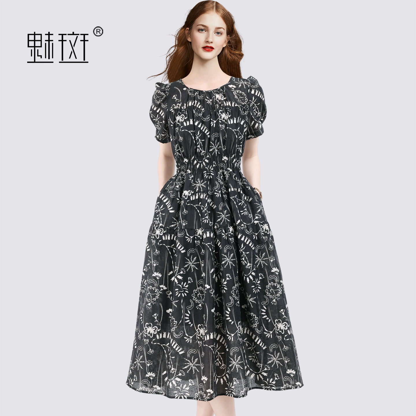 13655756.魅斑印花连衣裙修身裙子