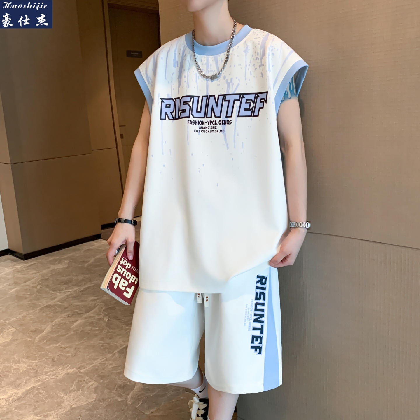 13659350.《百搭潮流》夏季新款学院风男生休闲短裤无袖背心套装