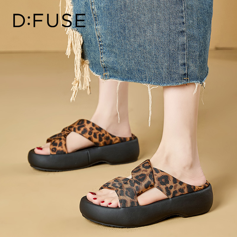 13670013.墨斯本D:Fuse/迪芙斯新款时尚豹纹潮流沙滩女拖鞋星期六集团DFE211018I