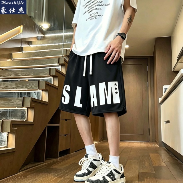 13672469.《休闲简约》夏季新款清凉宽松美式高街字母印花抽绳短裤