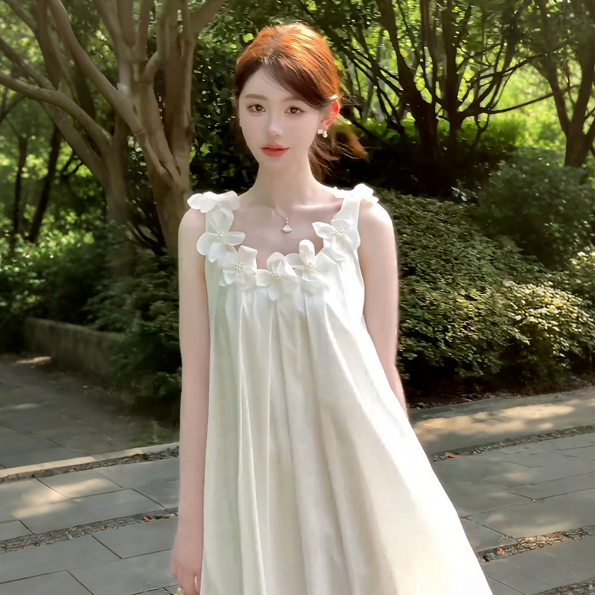 13671287.【仙气度假系列】夏季浪漫立体花朵装饰无袖宽松A字阔摆女连衣裙