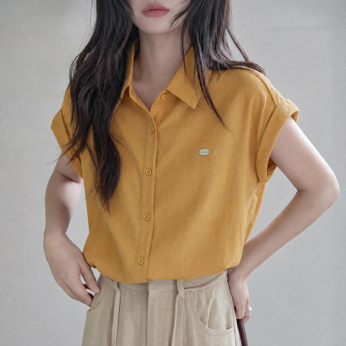 13671096.【100莱赛尔】夏季简约风翻边连肩袖翻领显瘦小个子通勤女衬衫
