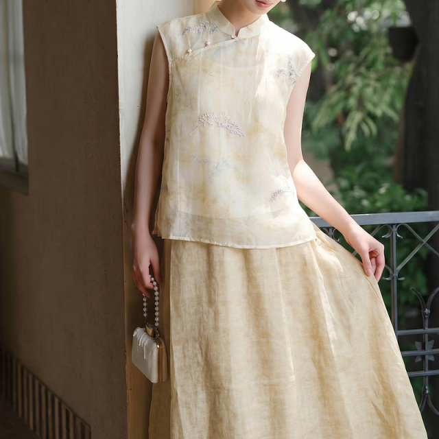13672012.【含亚麻莱赛尔】夏季国风新中式刺绣立领上衣含吊带半身裙女套装