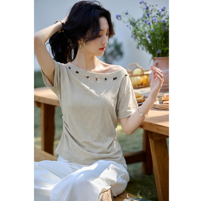 13671463.【含麻莱赛尔棉】夏季气质木纹钉珠大圆领短袖显瘦高级感女式t恤